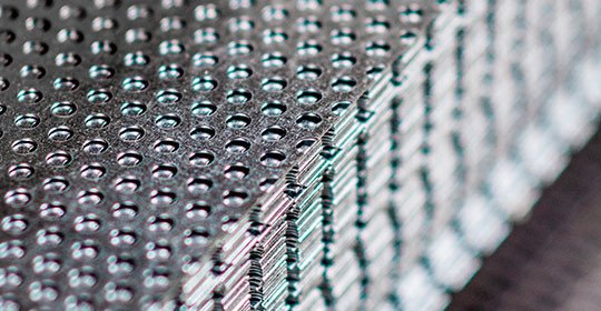 Skladník jedoucí v ještěrce skladem